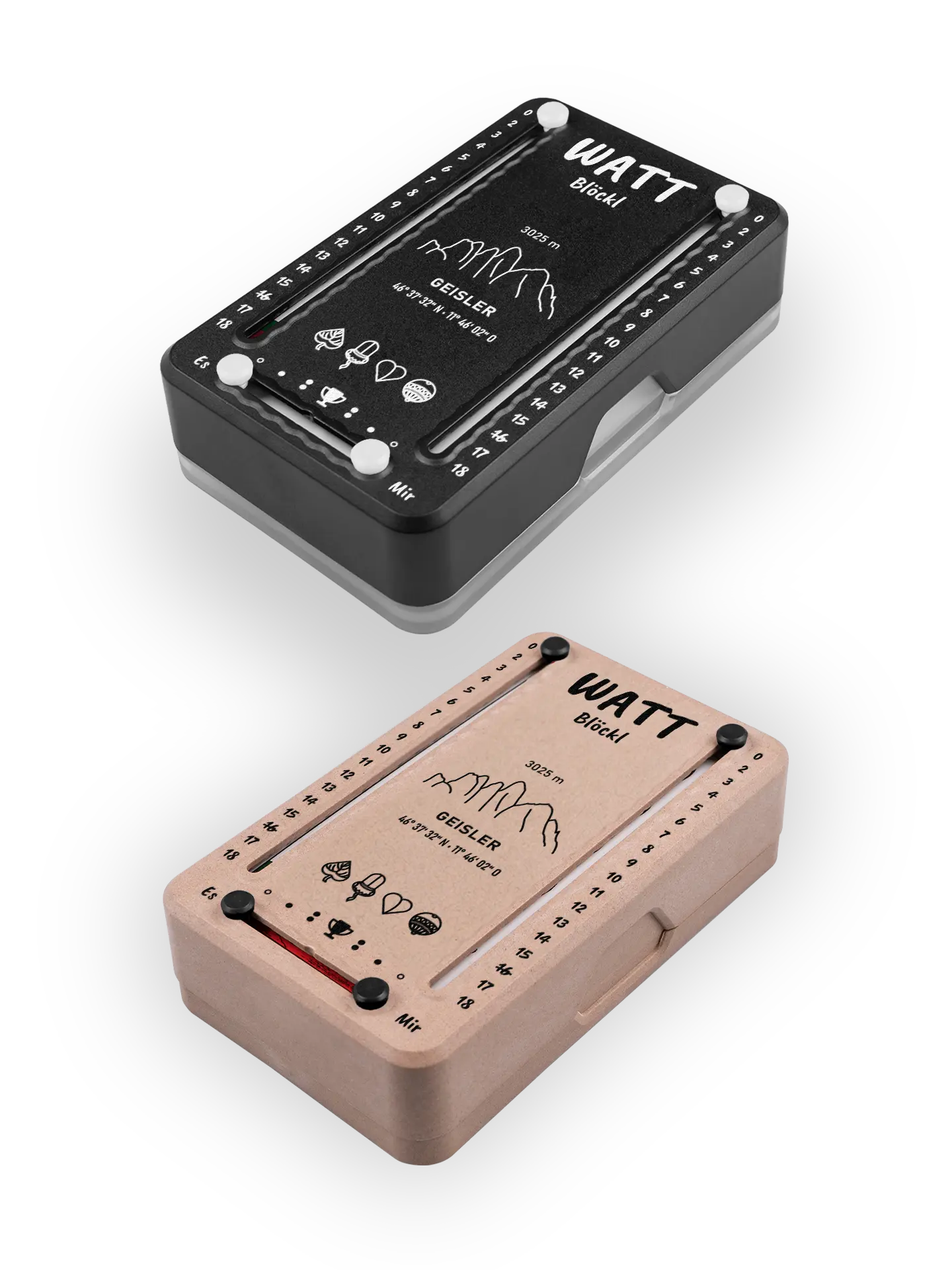 Zwei Wattblöckl (perspektivisch fotografiert) in Kunststoff schwarz und Holzoptik mit Motiv Geisler.